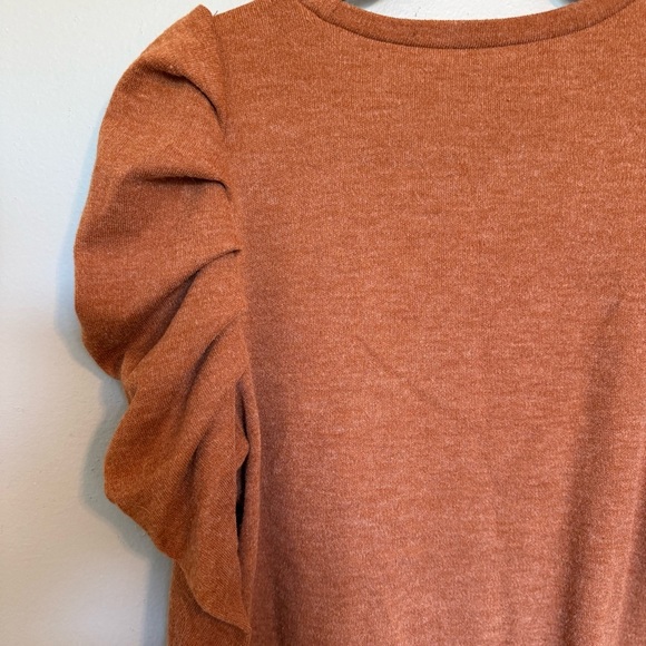 Women's Orange Top with Ruched Shoulders Size L - Picture 6 of 7
